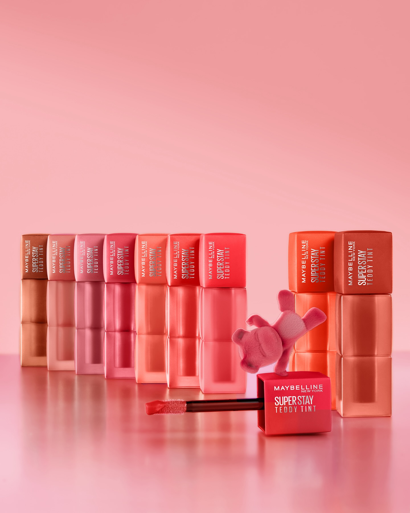 Shade lineup with Teddy — applicator hero
